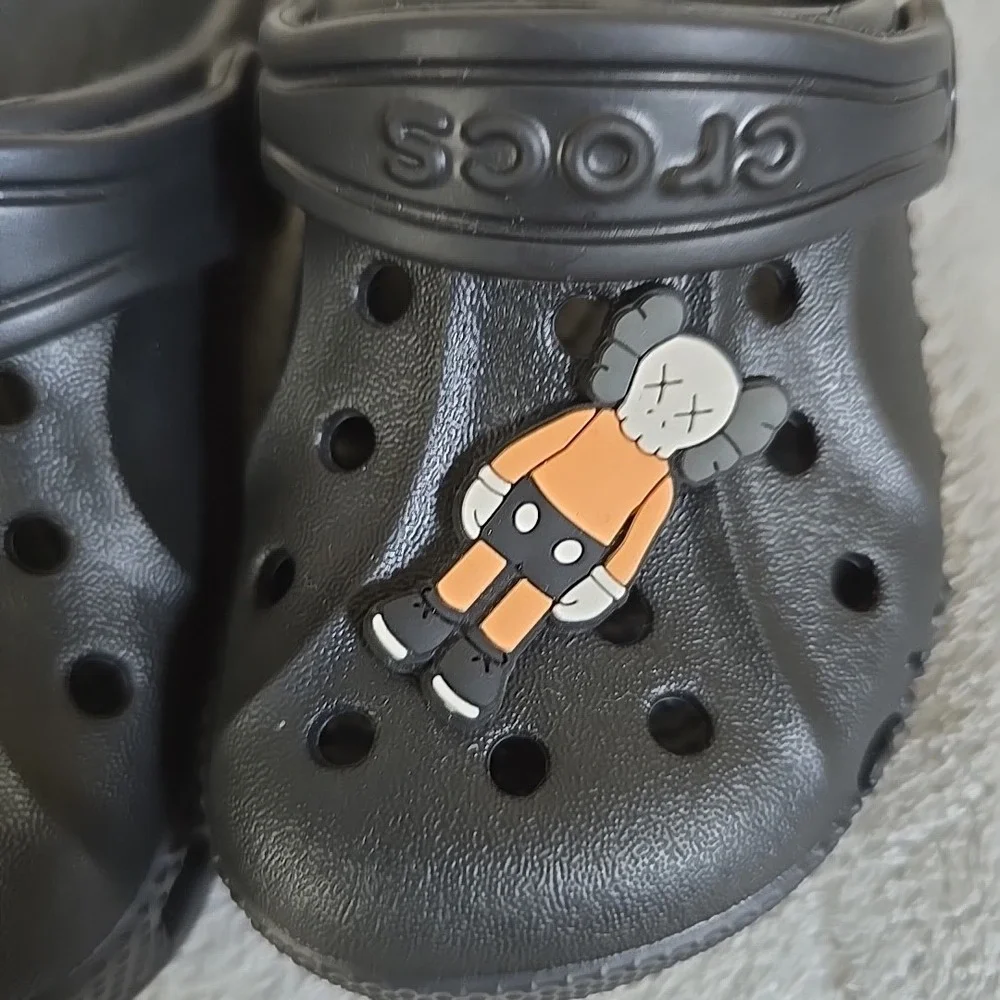 Crocs Baya Clog Toddler 7c Black With Kaws Charms Slip On Casual‎ Outdoors